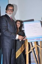 Amitabh Bachchan at Yes Bank Awards event in Mumbai on 1st Oct 2013 (68).jpg